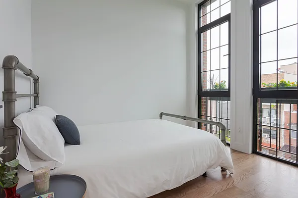 Rented by Tapiro Realty | media 18