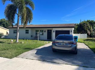 226 SW 10th Ave, Boynton Beach, FL 33435
