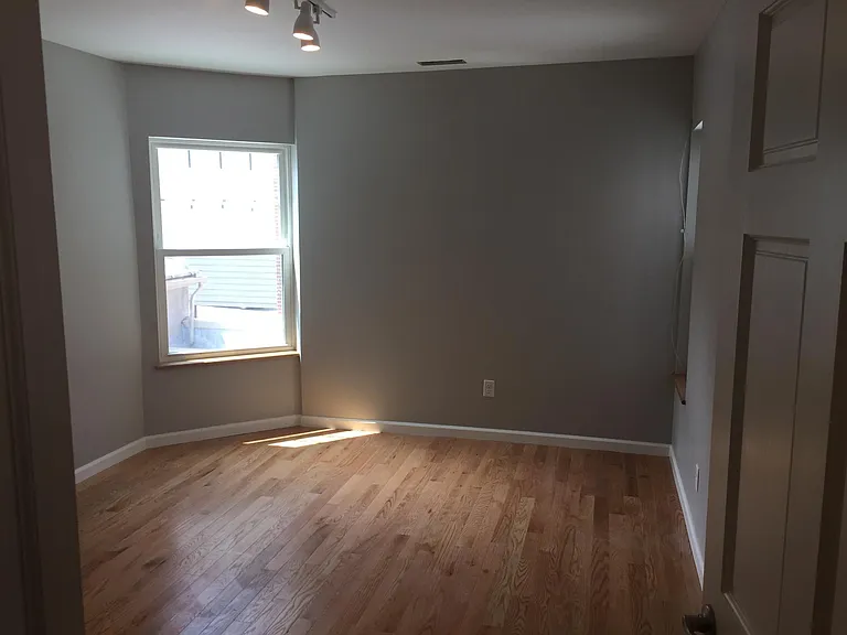 136 E 8th Ave #1 — Photo 14