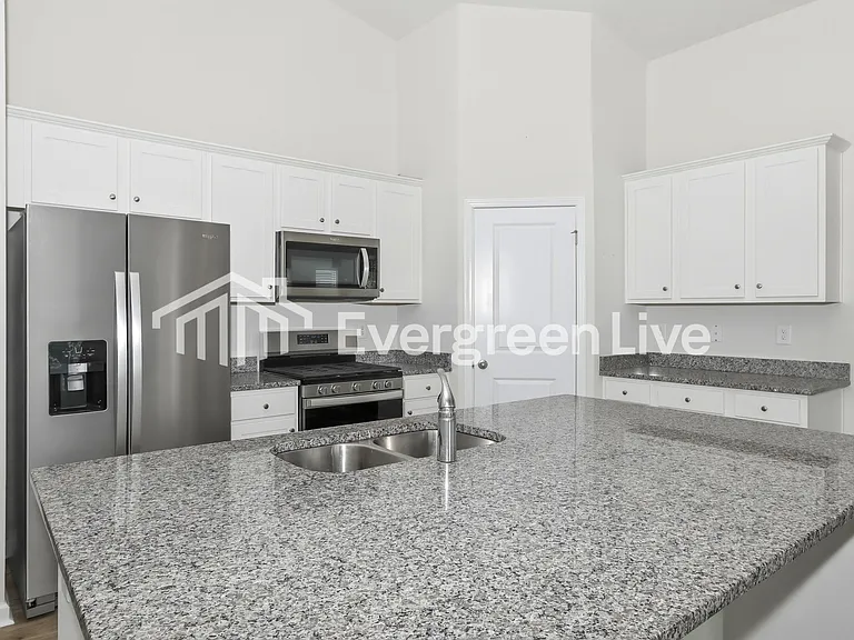2262 Courtina Way — Photo 8