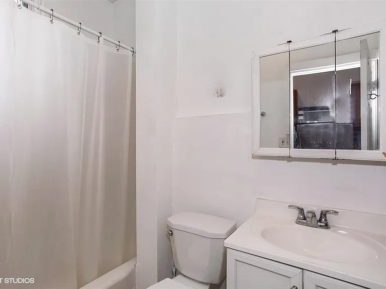 1621 N Richmond St #1R — Photo 9