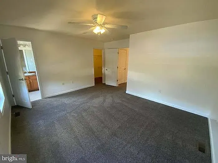 3 bed, 2.5 bath, 1880 sqft, $2,100 — Photo 3
