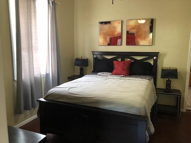 Bedroom with Queen Bed