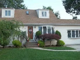 234 N Pine St photo 1