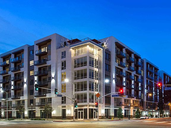 Ideally located in the heart of Downtown LA
