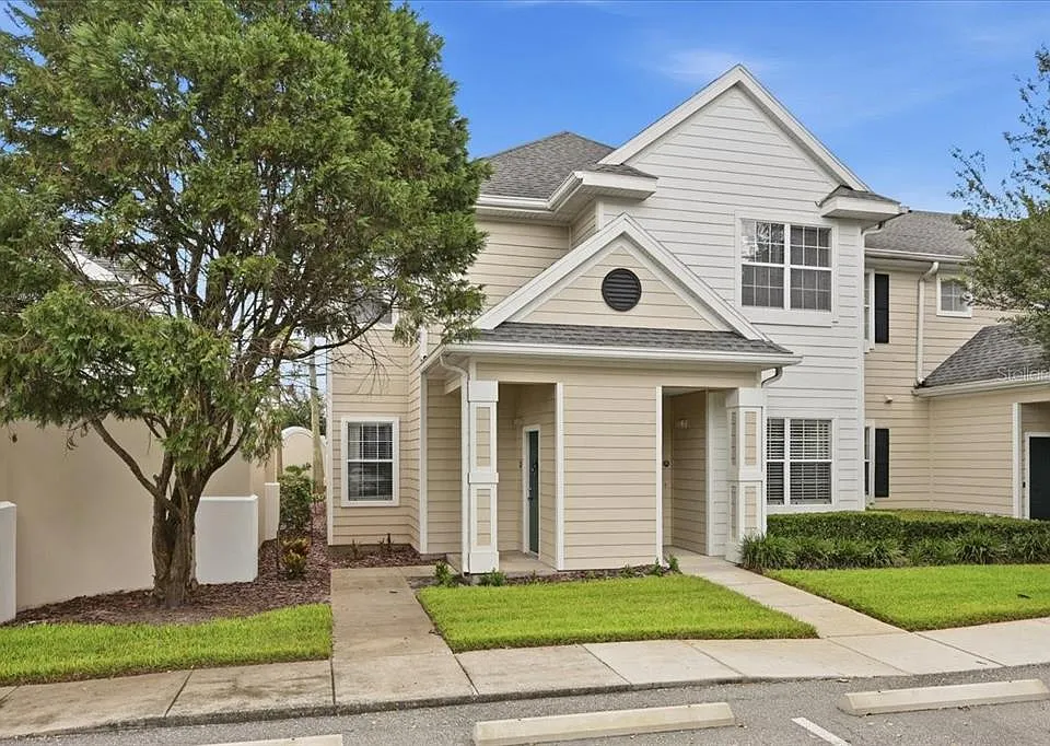 430 Southern Pecan Cir #201