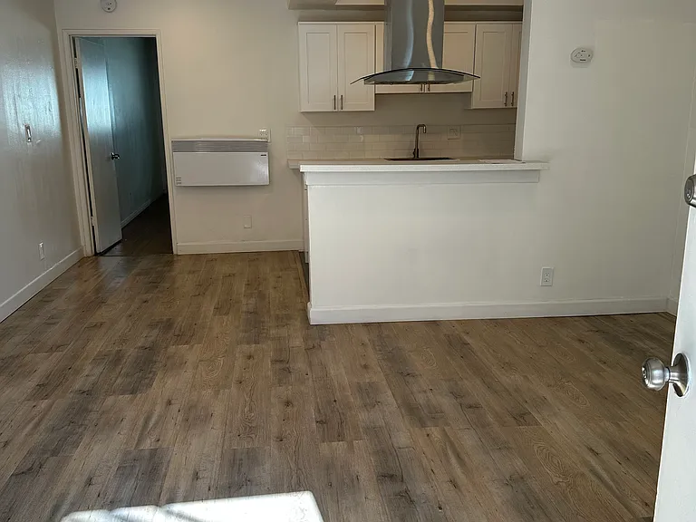 554 Joann St #B — Photo 4