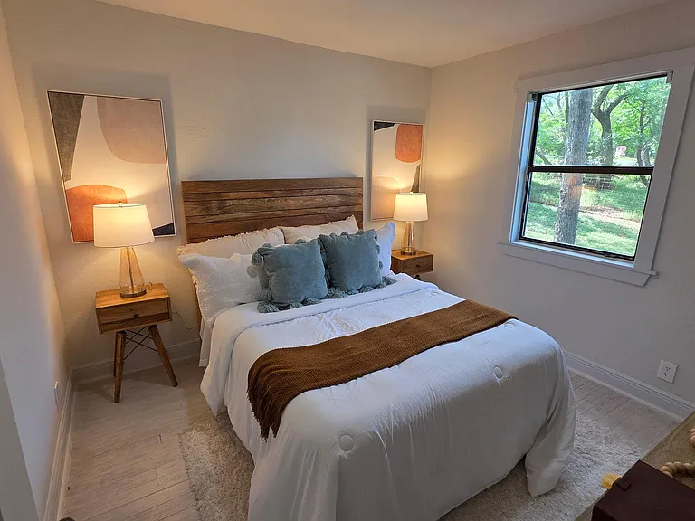 2802 De Soto Dr — Photo 13