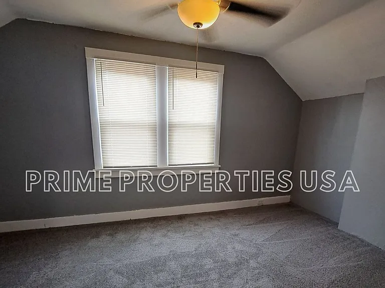 7808 Lloyd Ave — Photo 10
