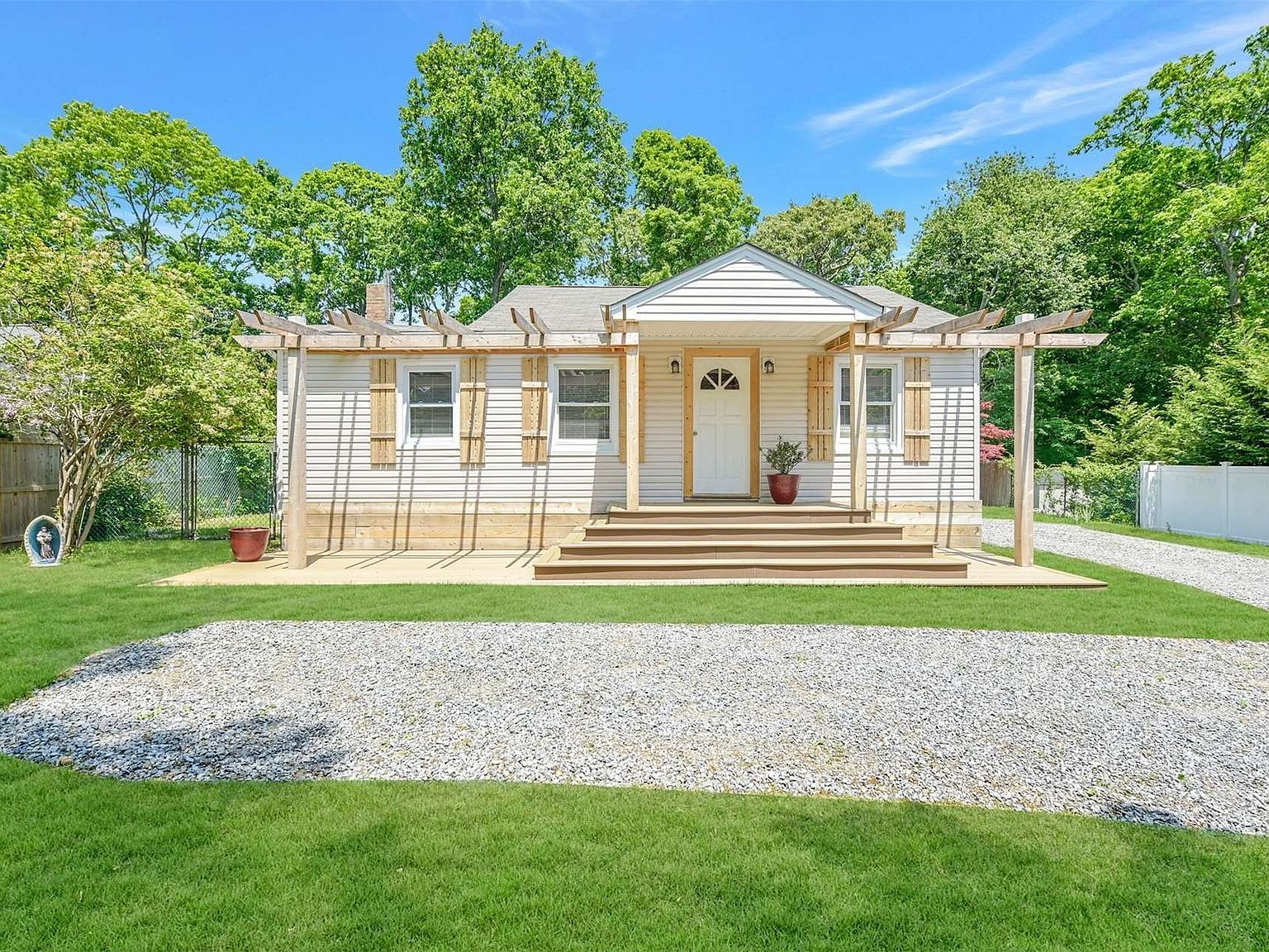 27 Cynthia Lane, Center Moriches, NY 11934 MLS 3481987 Zillow