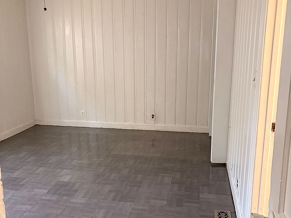 3rd image of 521 Walnut St