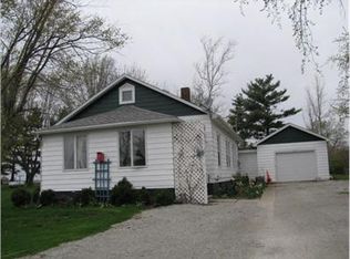 310 W Weldon St, Roberts, IL 60962