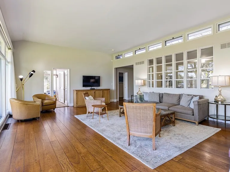 29 Alden Ln — Photo 5