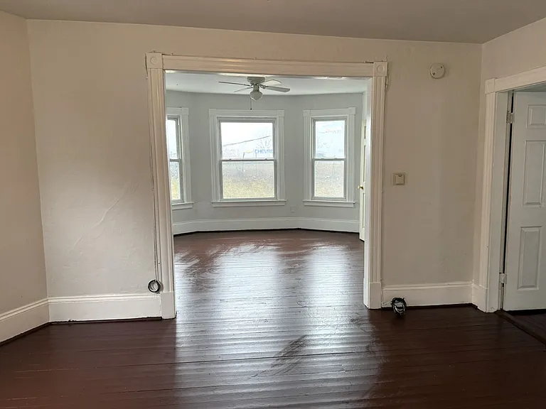 371-373 E Columbus Ave #2 — Photo 3