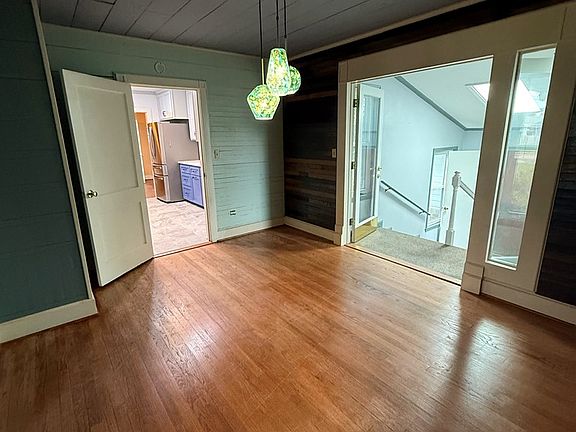 3rd image of 800 Wayne St