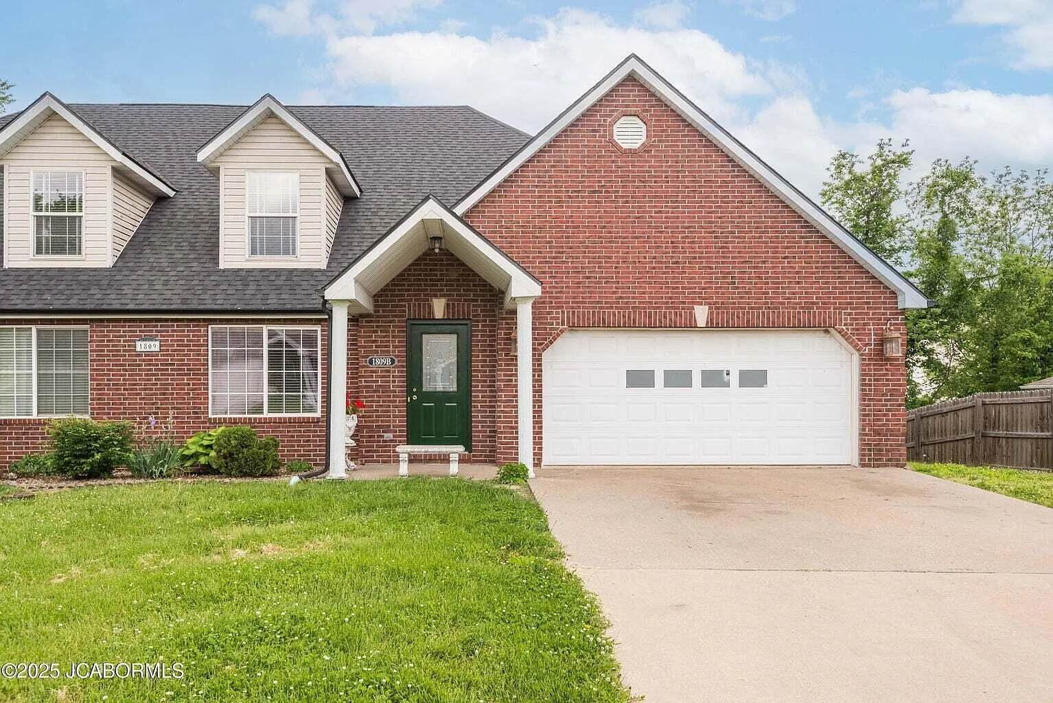 2 bed, 2.0 bath, $1,600 — Photo 1