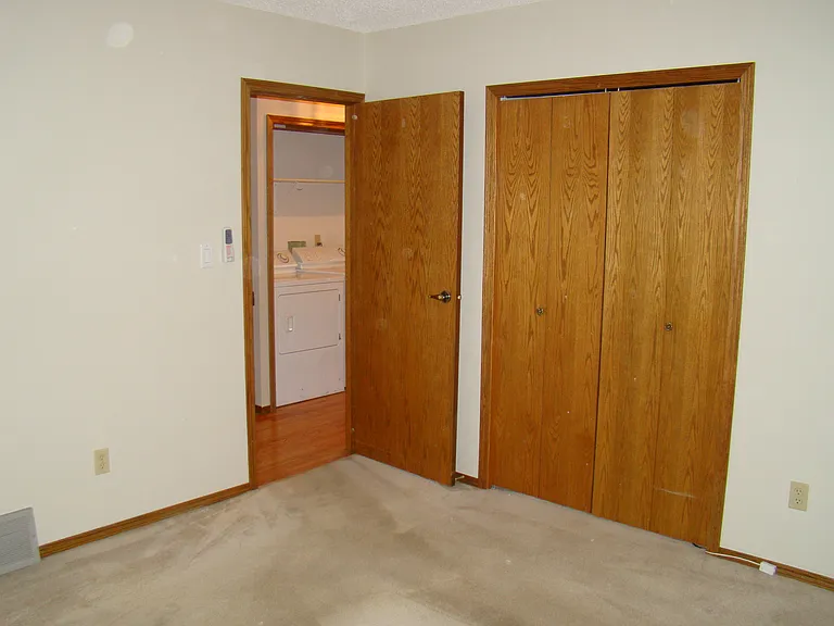 87 Millgrove Dr — Photo 15