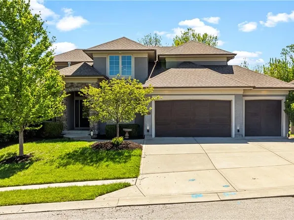 1104 Lakecrest Cir, Raymore, MO 64083