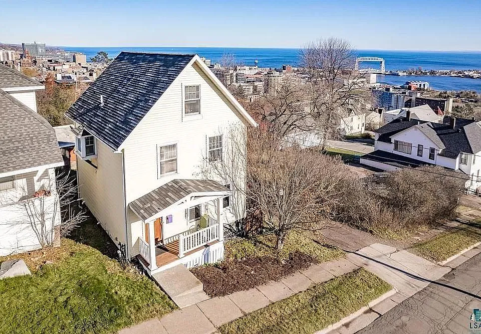 318 N 8th Ave W