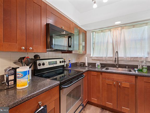 5th image of 3905 Golf Tee Ct APT 102
