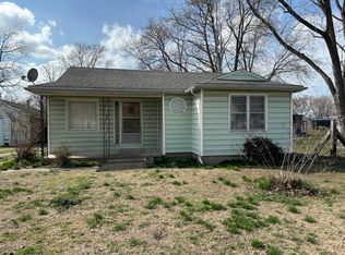 107 Dewolf St, Odin, IL 62870