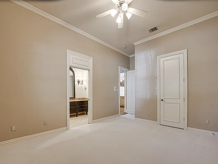 5004 Castle Creek Ct — Photo 22