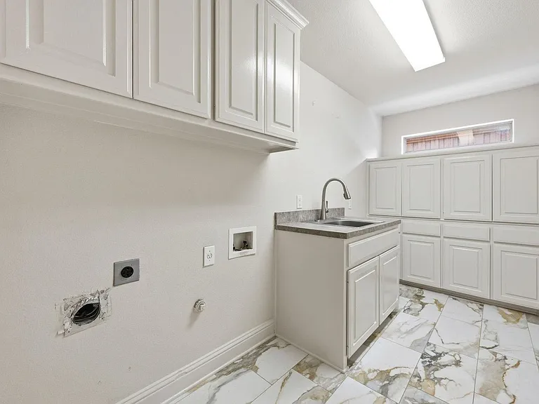 2237 Homestead Ln — Photo 32
