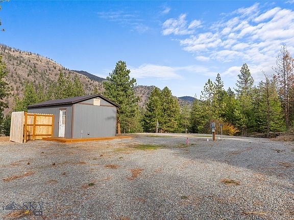 4th image of 8596 State Highway 200