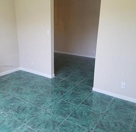 4th image of 255 NW 12th Ct