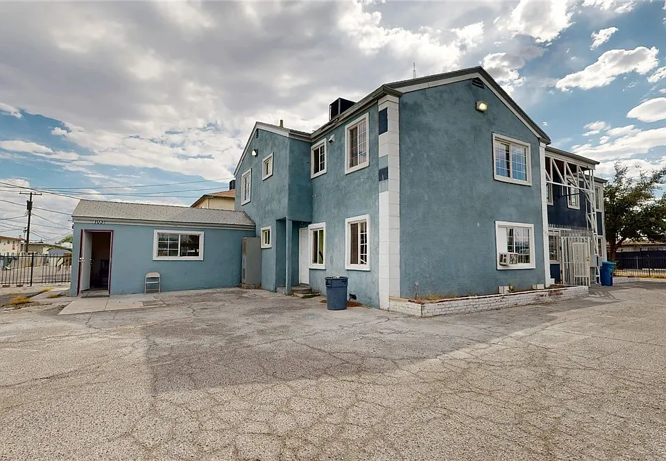 530 E Oakey Blvd #A