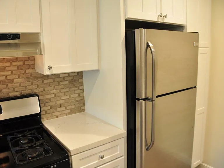 828 N Martel Ave #2 — Photo 9
