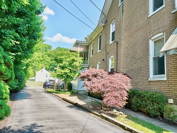 3rd image of 116 N Main St
