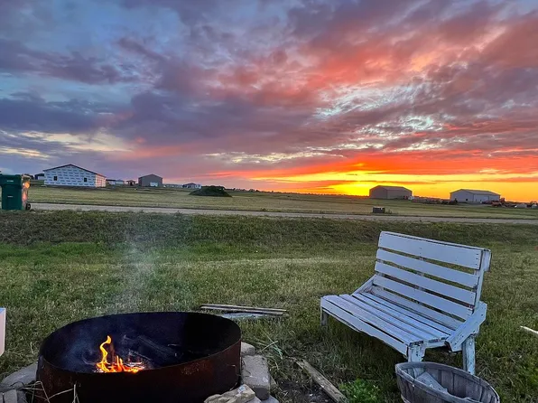 107 Jenner Trl, Devils Lake, ND 58301