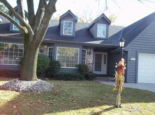 3878 S Oakbrook Dr #3878, Greenfield, WI 53228