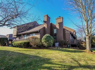 73 Kingsberry Dr, Somerset, NJ 08873