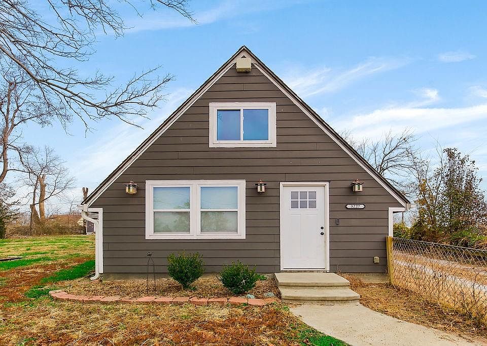 1st image of 3227 Donnelly Ave