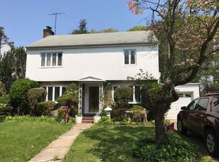 879 Schuman Pl, Baldwin, NY 11510