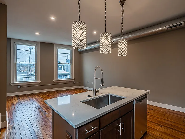 245 King Ave — Photo 7