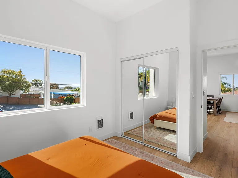 2110 Drescher St — Photo 16