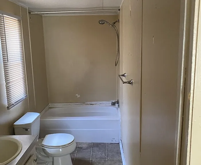270 Evans St — Photo 9
