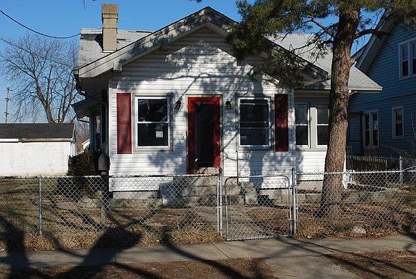 1st image of 1004 Sipple Ave