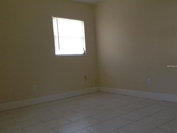 4th image of 7517 W Hanna Ave