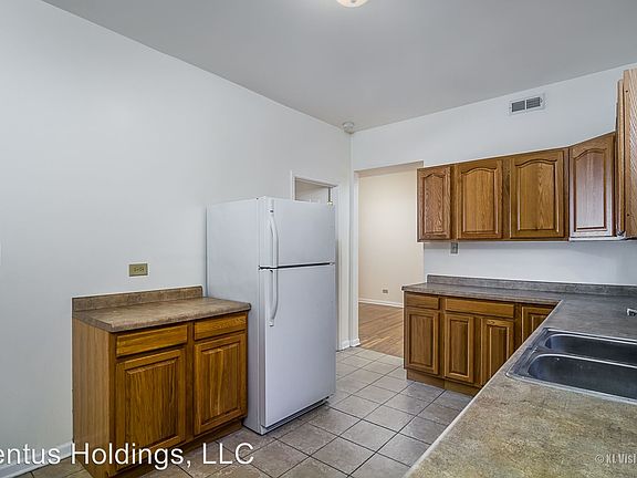 3rd image of 350-52 E 59th Street5857-59 S Calumet 5855-3 #5227811