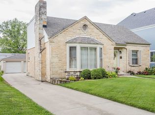 196 S Rex Blvd, Elmhurst, IL 60126