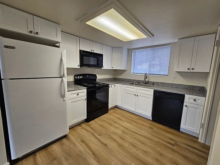 3621 Gypsum Rd — Photo 3