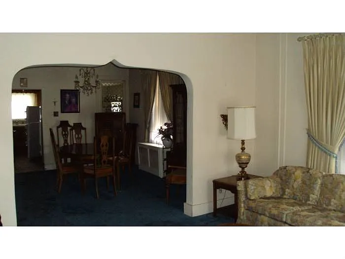 504 East Ave photo 1
