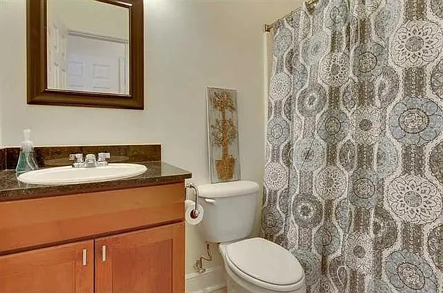 3201 Carondelet St #101 — Photo 7