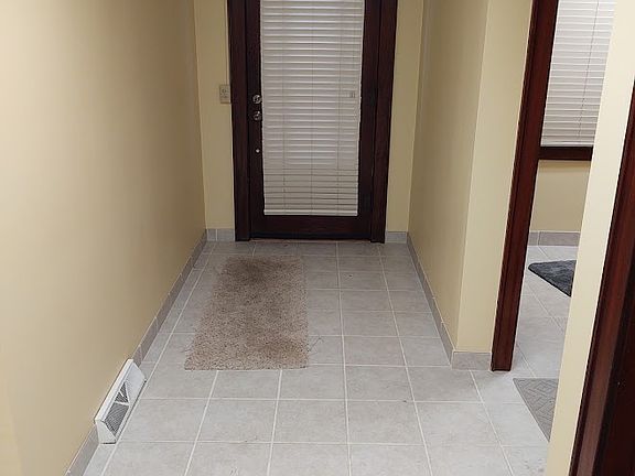 2nd image of 115 E Broadway St