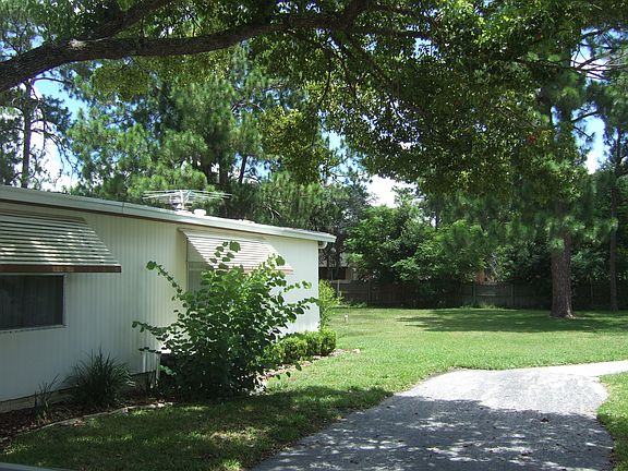 3rd image of 184 Woodland Dr