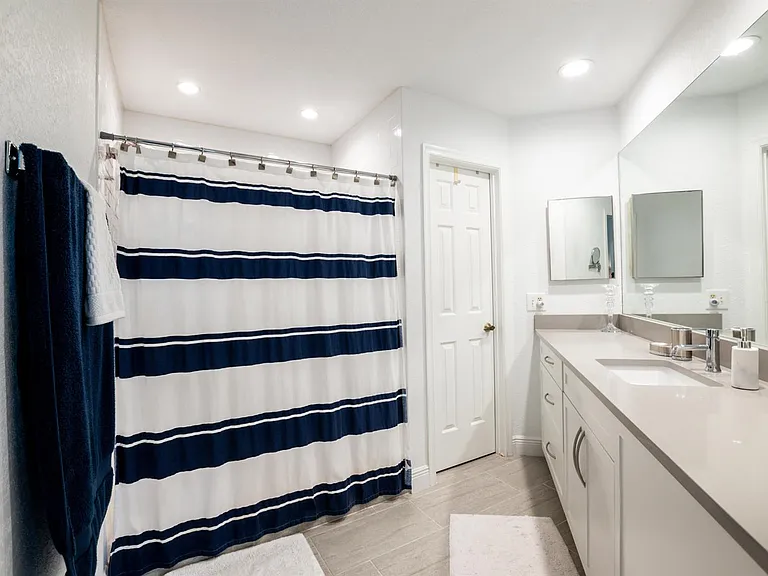3 Lexington Ln E #A — Photo 10